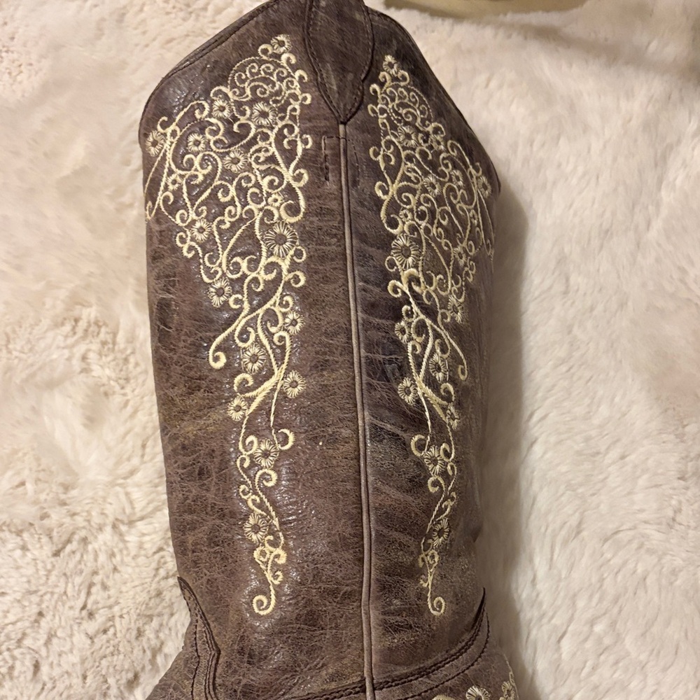 Corral Brown Distressed with Bone Embroidered Boots - Snip Toe - Picture 10 of 12